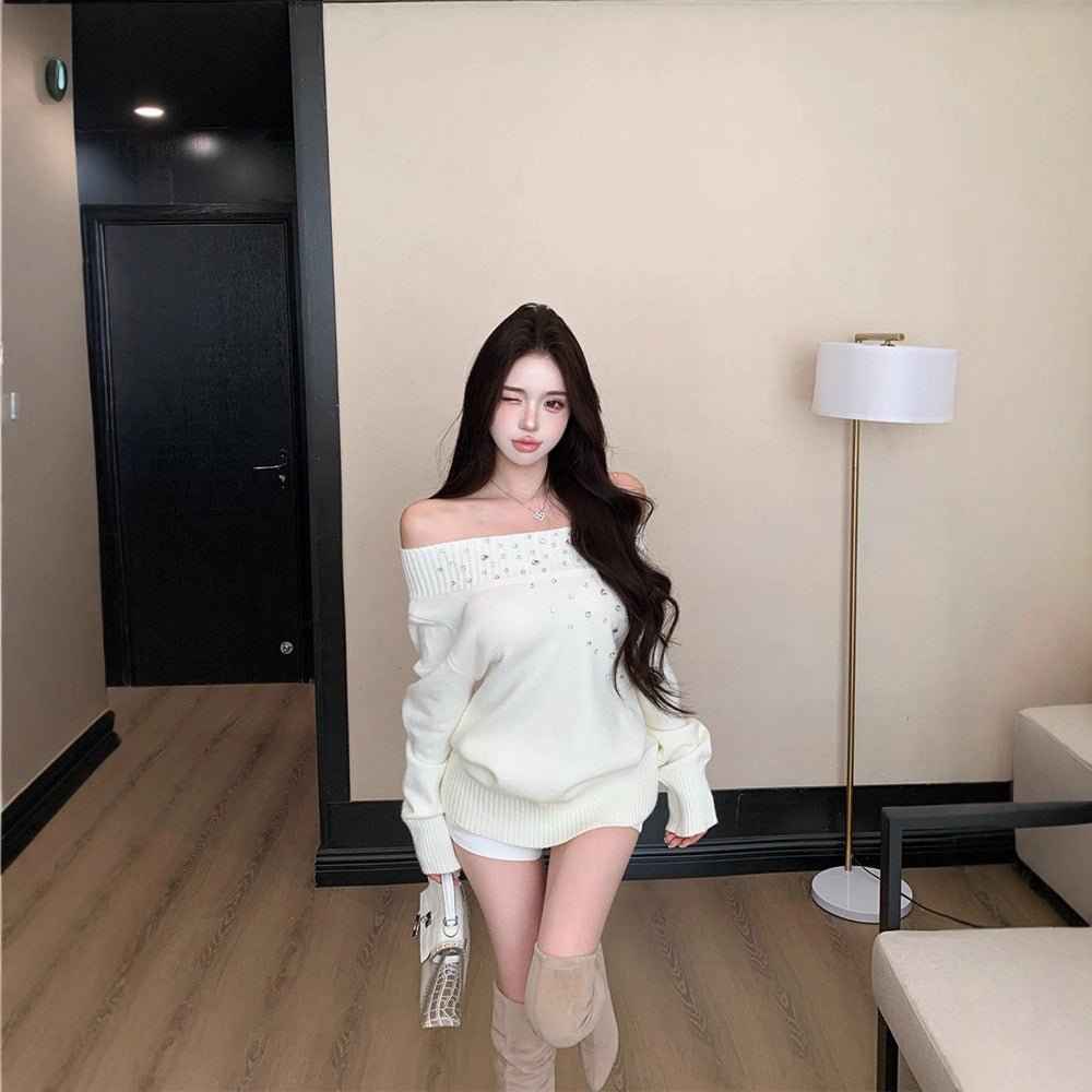 Heavily Embellished With Rhinestones Long-sleeved Pullover Sweater