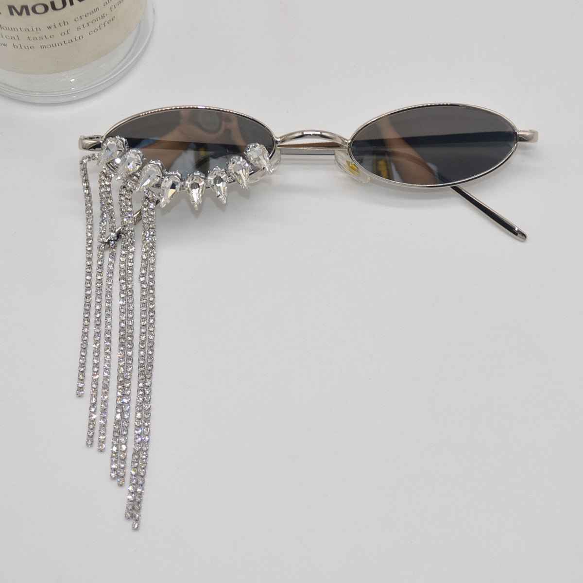 Korean-style Luxury Glamorous Rhinestone-tasseled Sunglasses With A Niche Designer-inspired Look