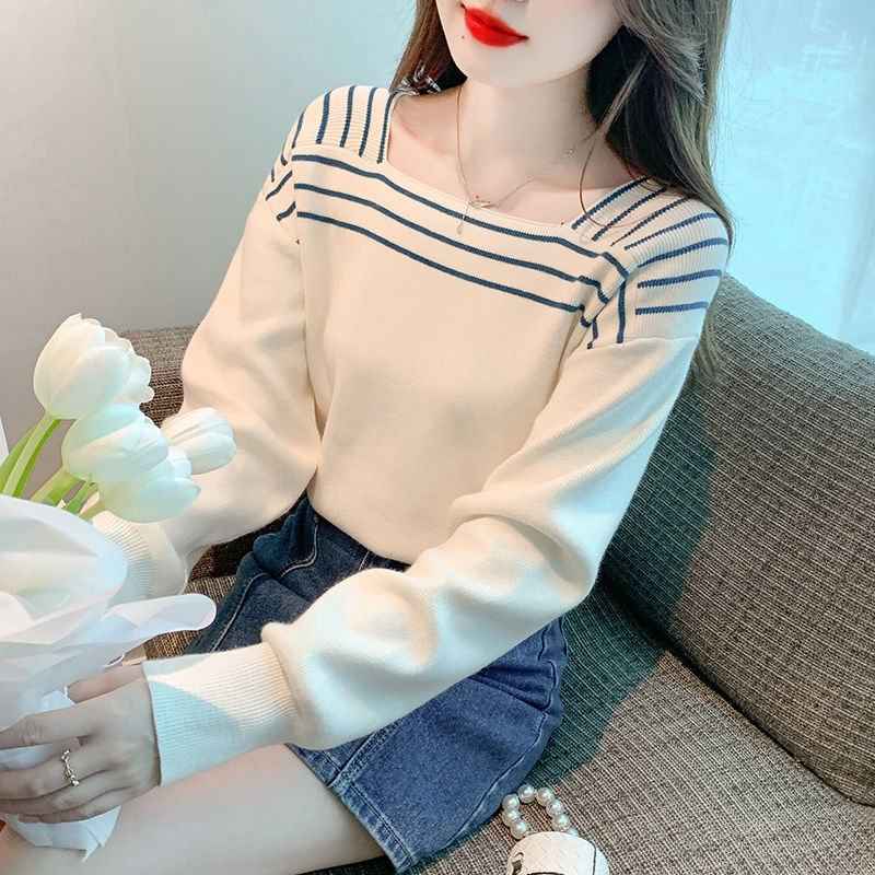 Western-style Sweater For Layering As An Undershirt